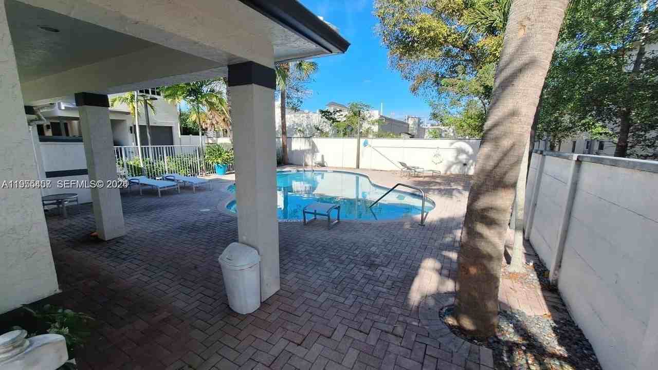 111 Se 7th Ave #0 - Photo 6 of 28