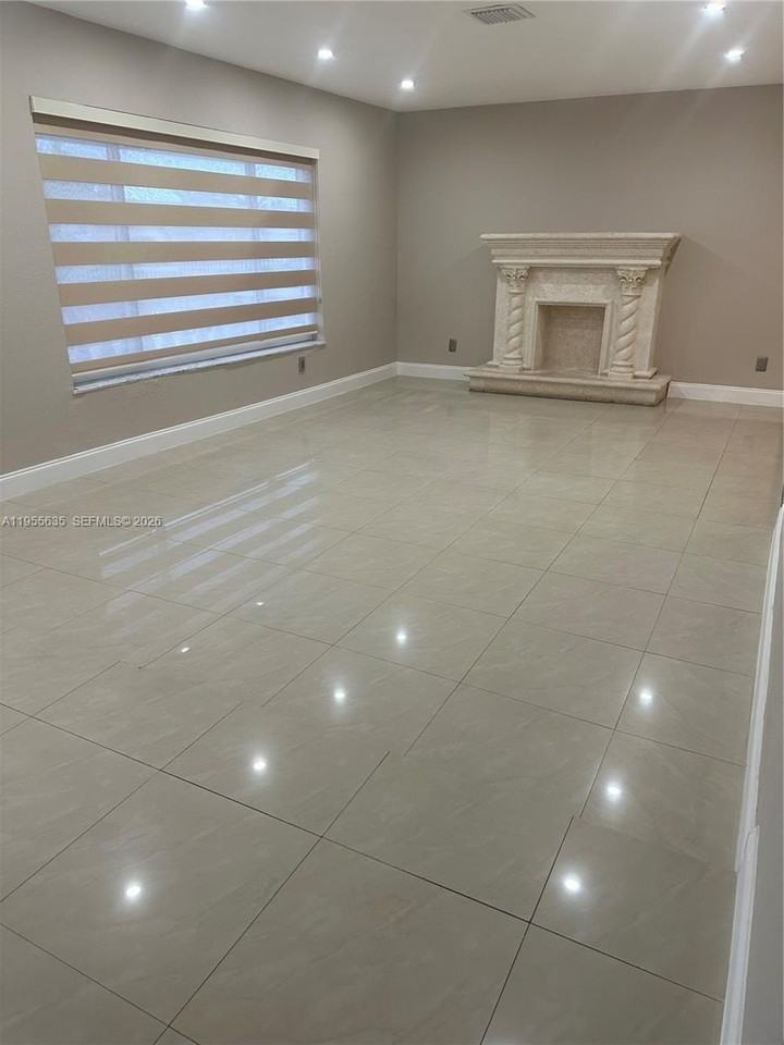 10805 Sw 165th Ter - Photo 3 of 35