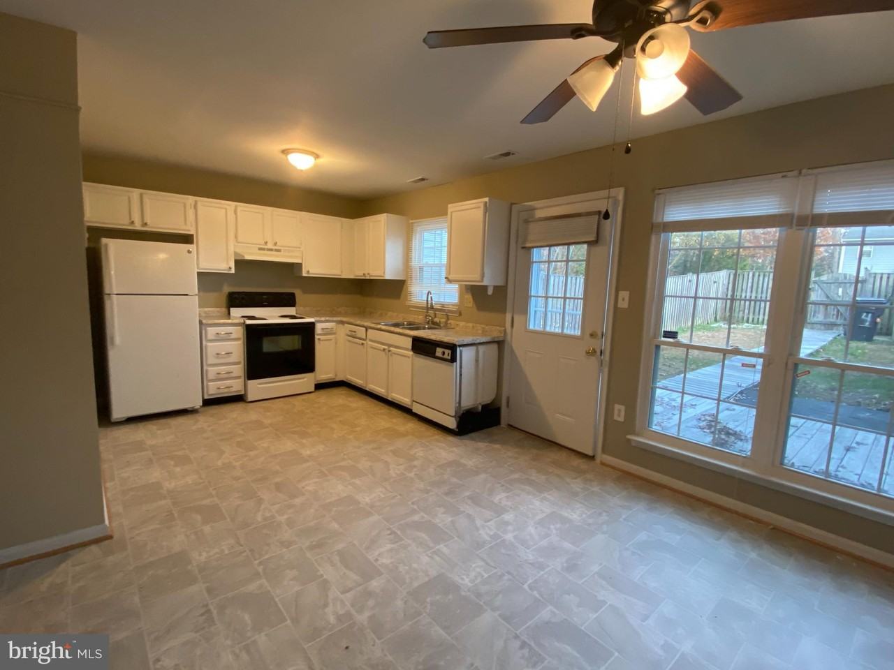4435 Eagle Ct - Photo 3 of 35