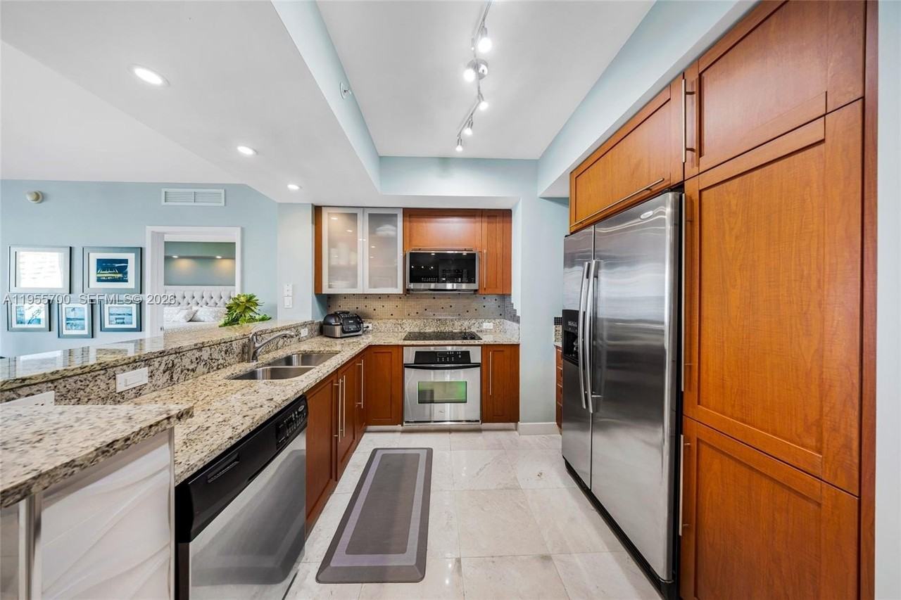 2831 N Ocean Blvd #702N - Photo 6 of 37