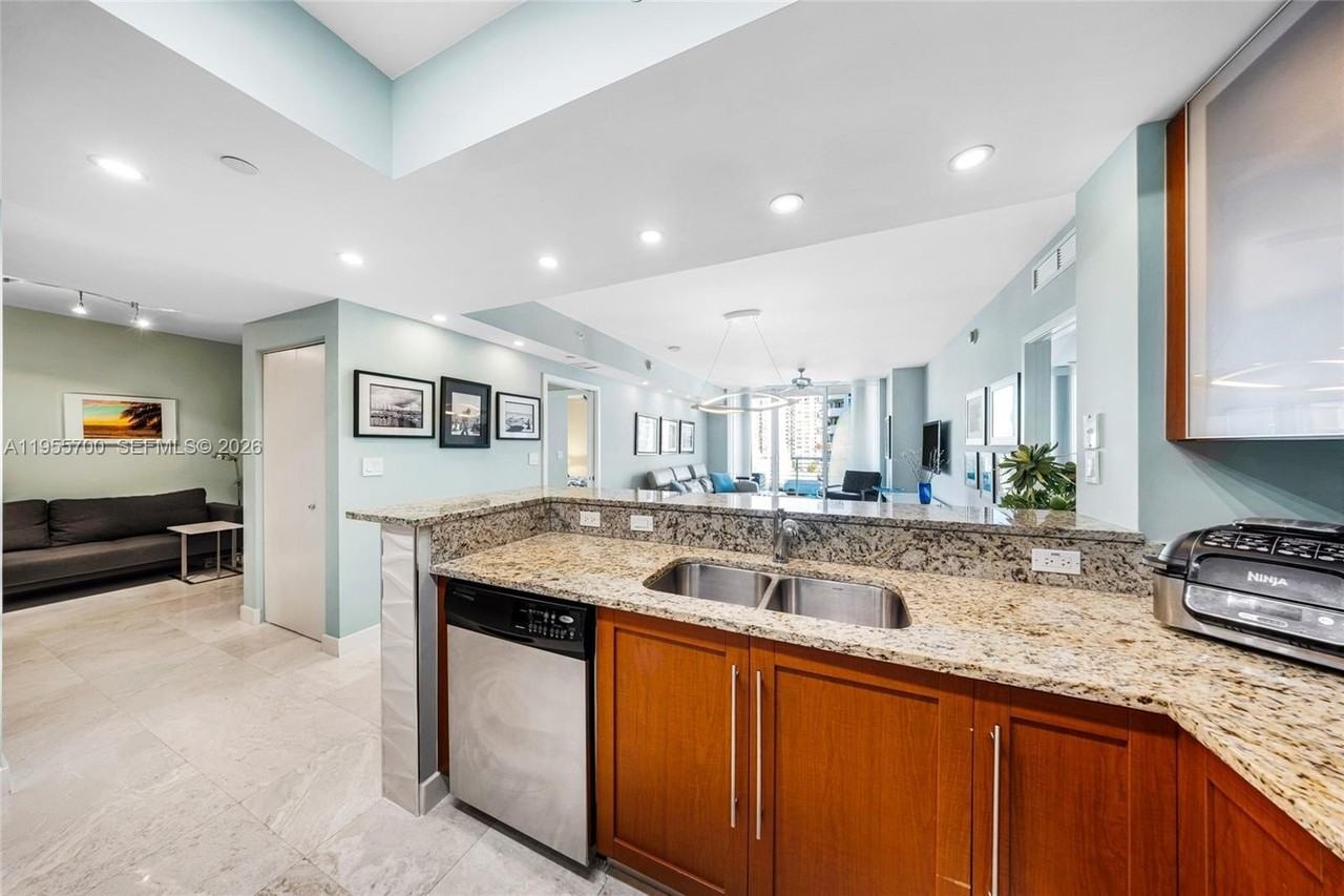 2831 N Ocean Blvd #702N - Photo 7 of 37