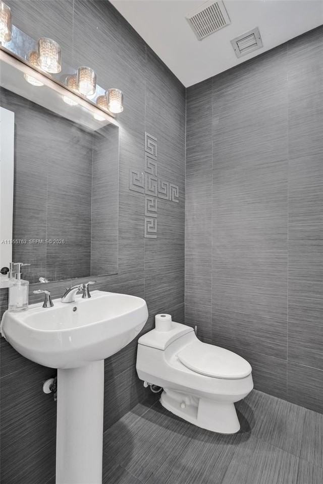 1251 Hayes St - Photo 5 of 50