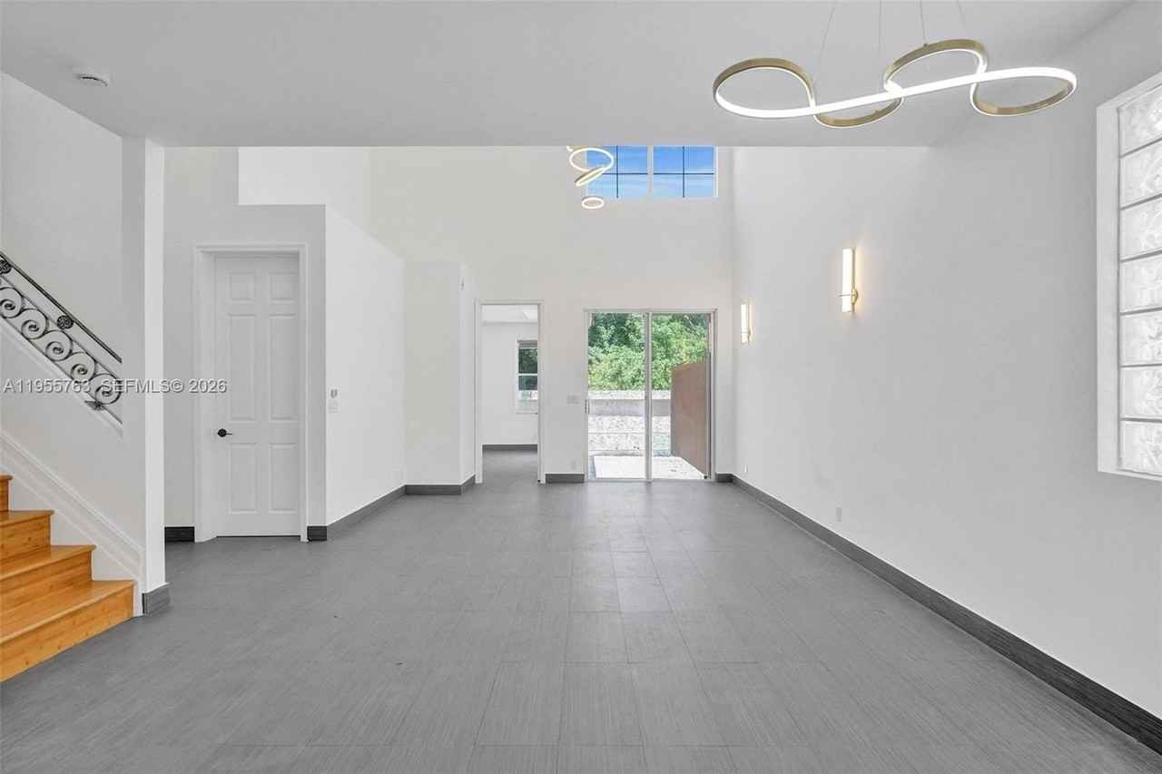 1251 Hayes St - Photo 7 of 50