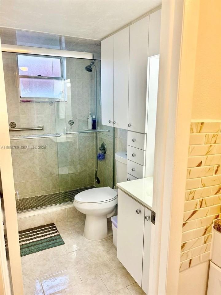 12285 Sw 10th Ter #33DI - Photo 6 of 10