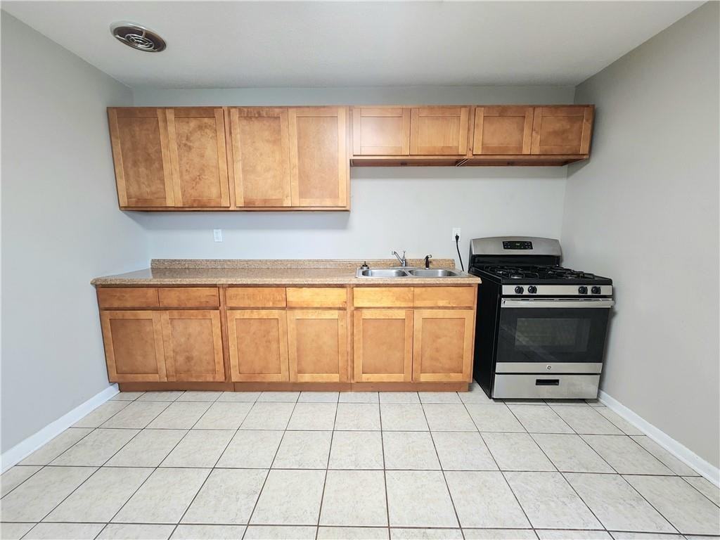 110 Zeta St ##B - Photo 7 of 17