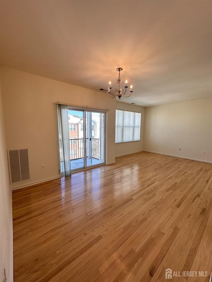 365 Lehigh Ave #309 - Photo 3 of 14