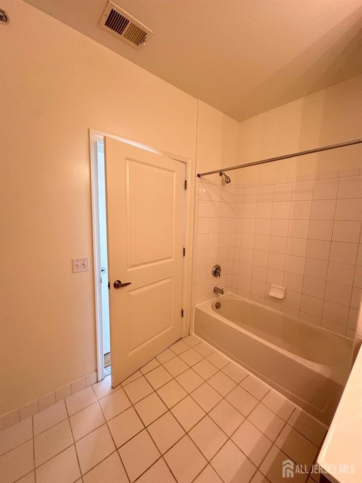 365 Lehigh Ave #309 - Photo 7 of 14