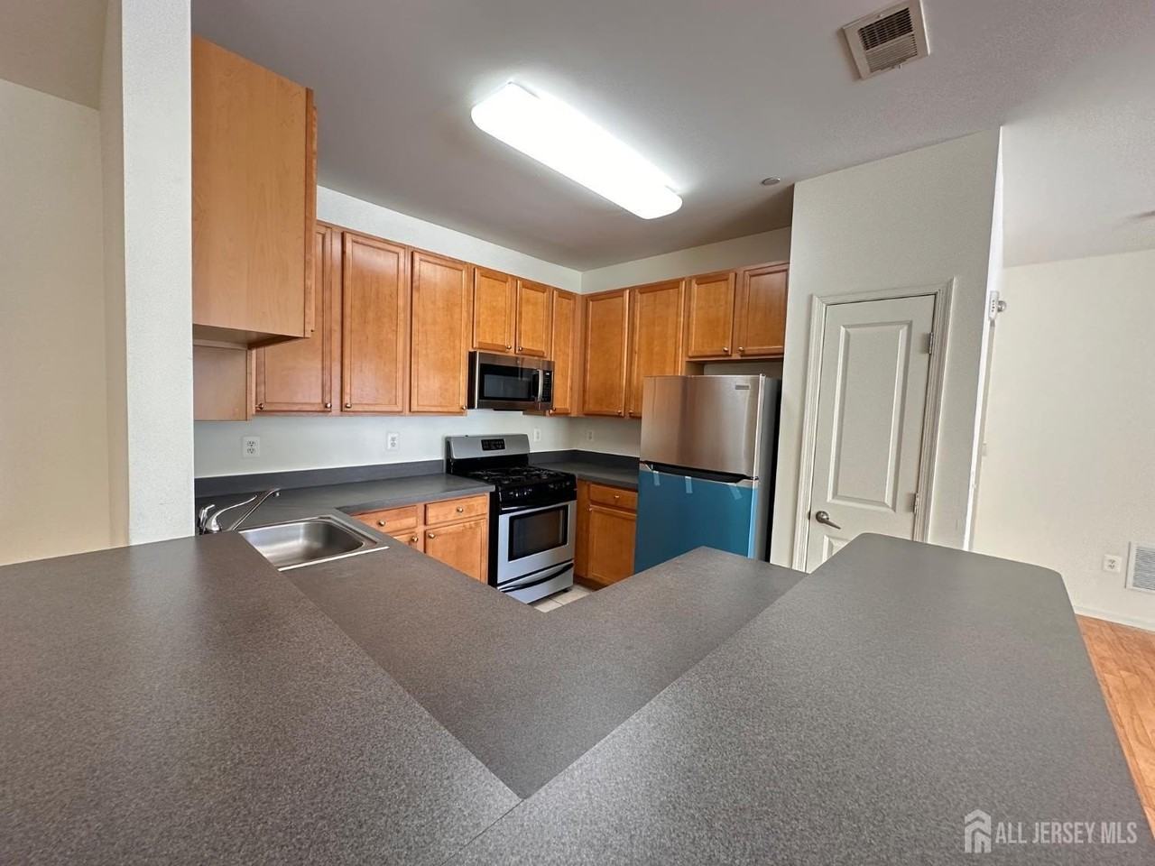 365 Lehigh Ave #109 - Photo 6 of 19