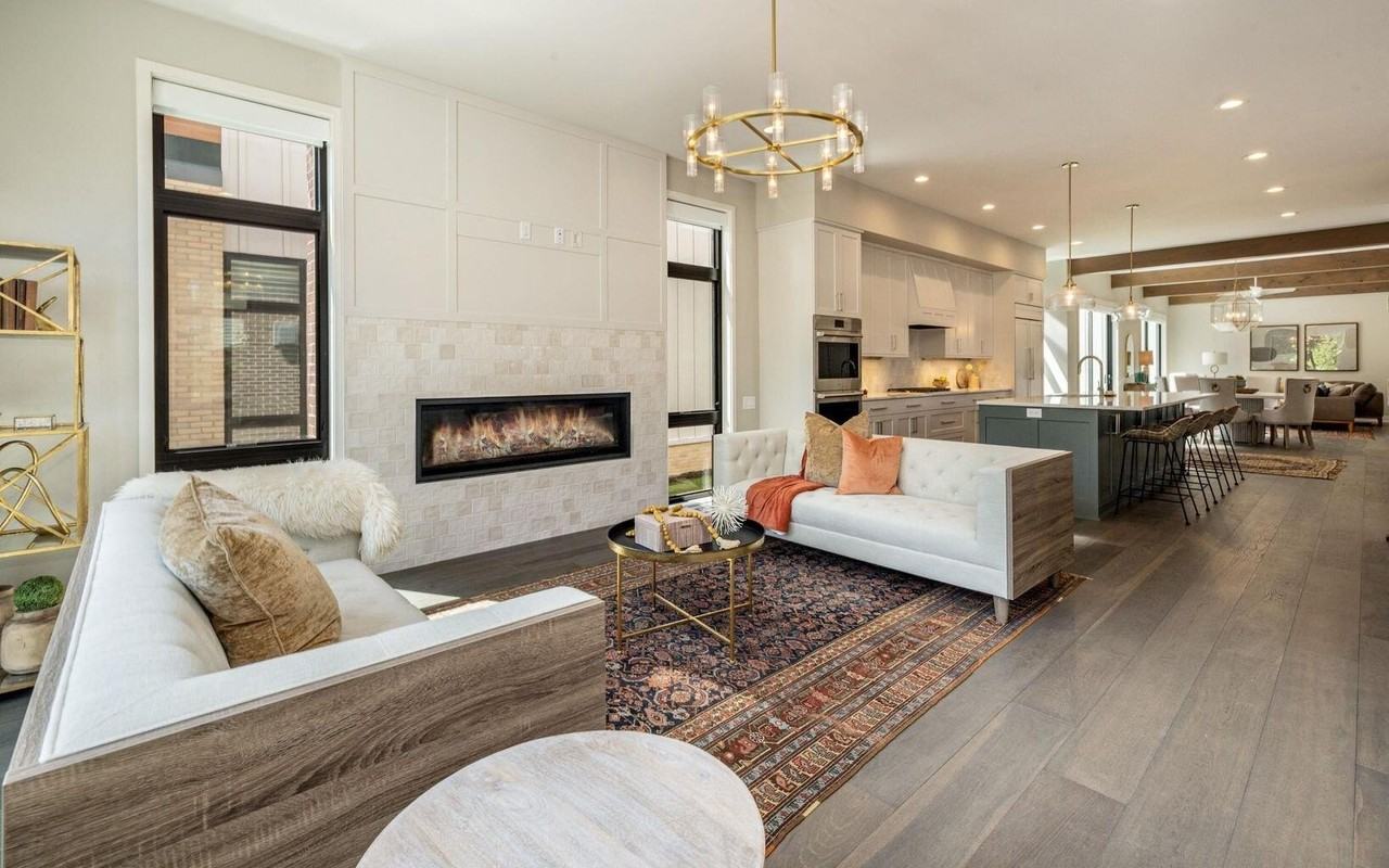 5589 N Danbury Rd - Photo 2 of 25