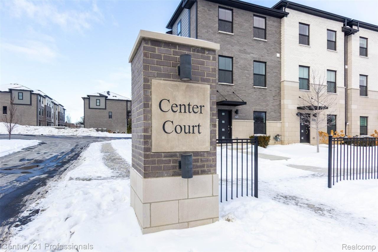 2878 Summers Pl - Photo 3 of 33