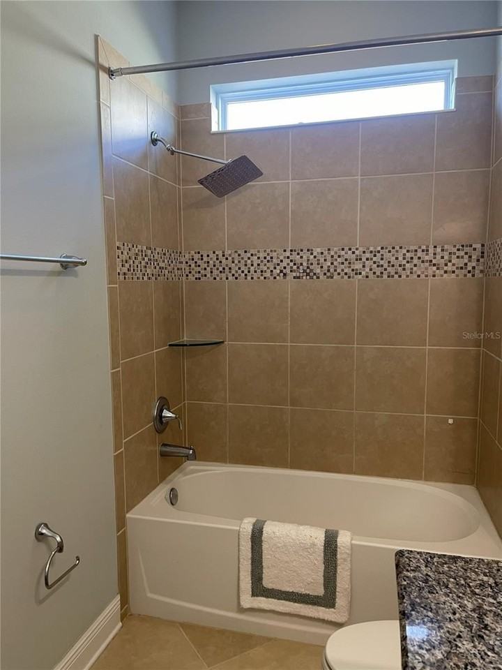 2062 Redbay Ave - Photo 7 of 40