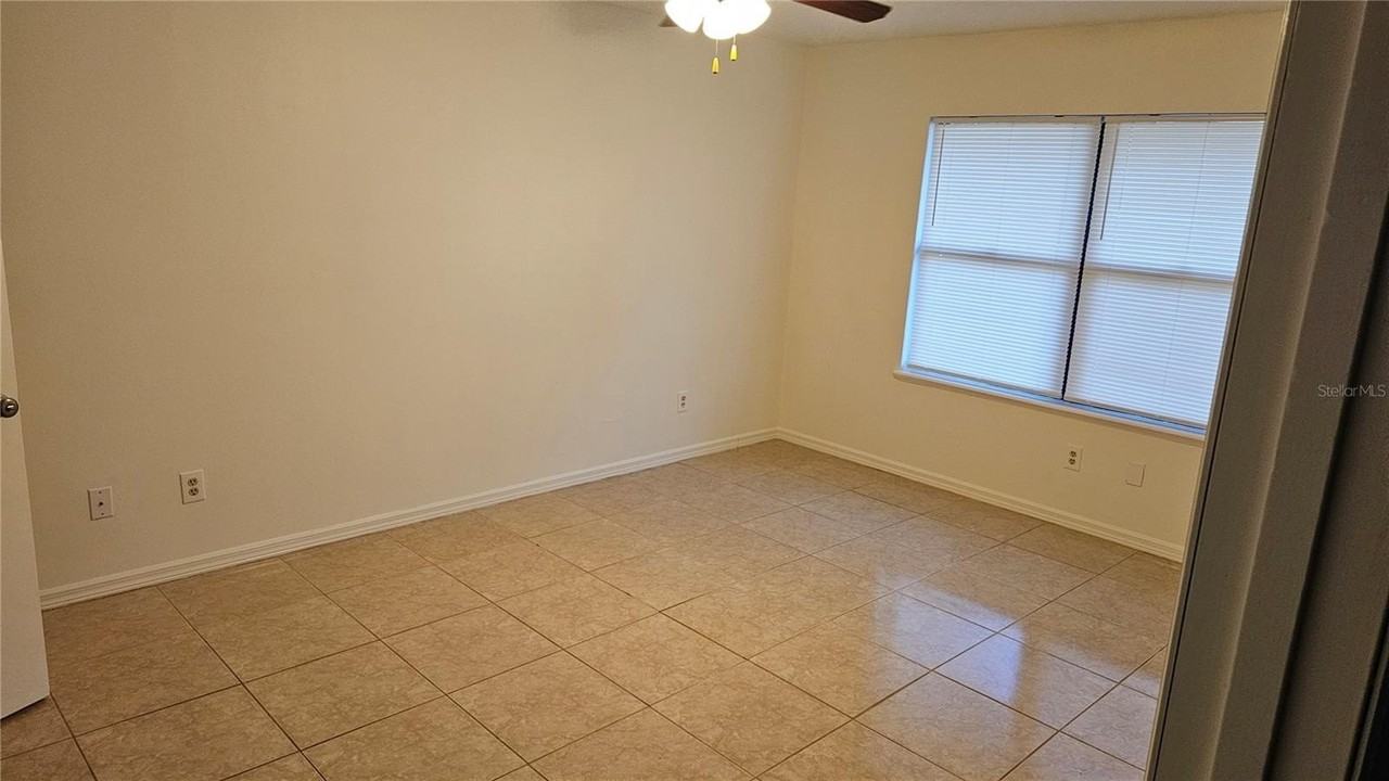 372 E Beach St - Photo 7 of 16