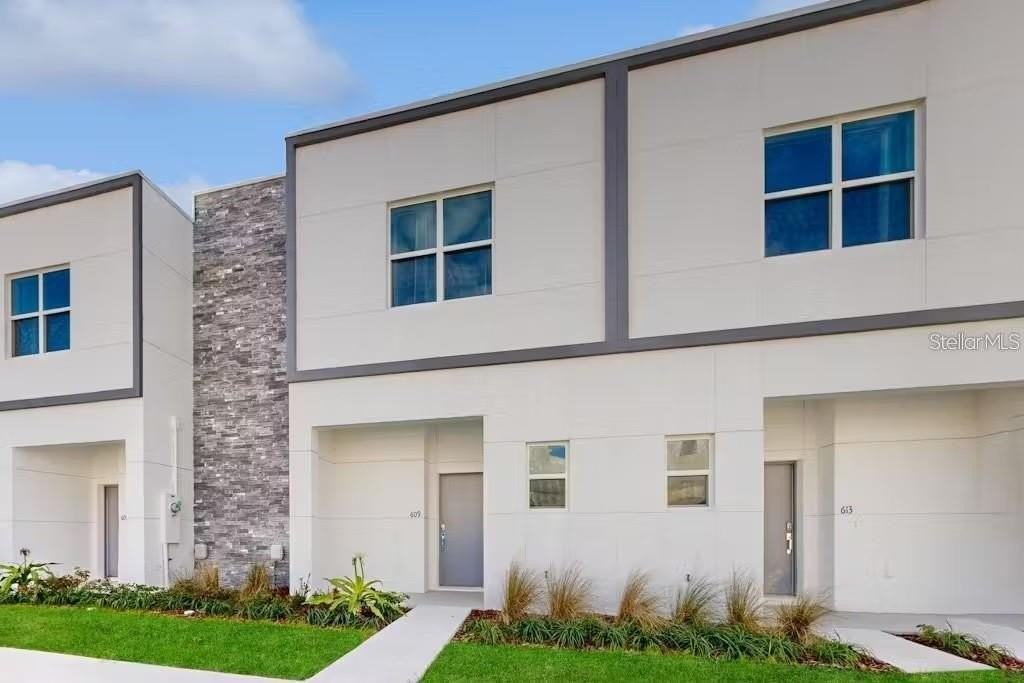 609 TRIKOMO DRIVE - Photo 2 of 29