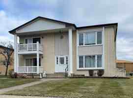 featured image of 9731 S 90th Ave ##1s