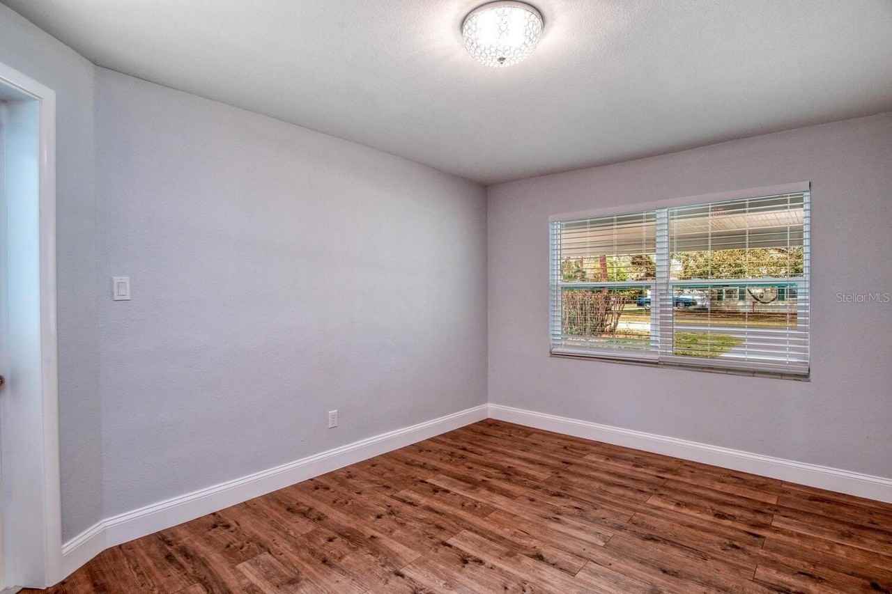 4104 W Lawn Ave - Photo 7 of 22