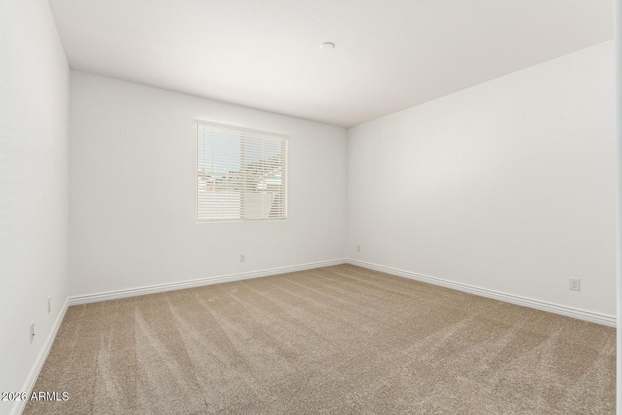 10162 W Amelia Ave - Photo 7 of 17