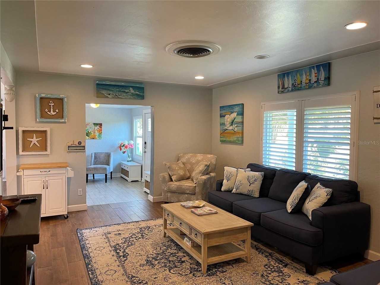 1329 Royal Palm Dr S - Photo 2 of 15