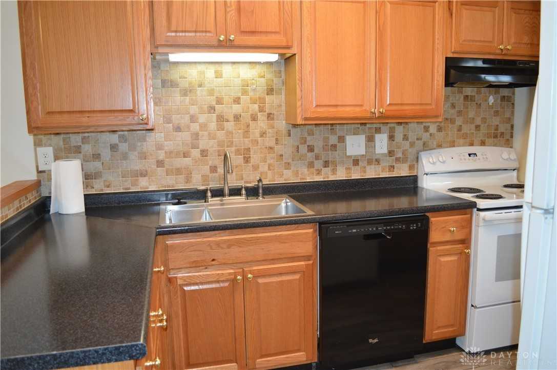 8338 Woodgrove Ct - Photo 5 of 18