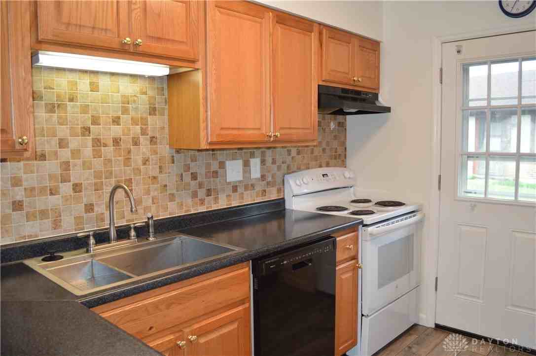 8338 Woodgrove Ct - Photo 6 of 18