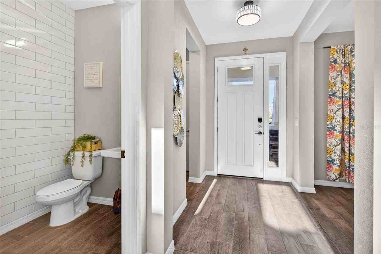 33805 Astoria Cir - Photo 7 of 50