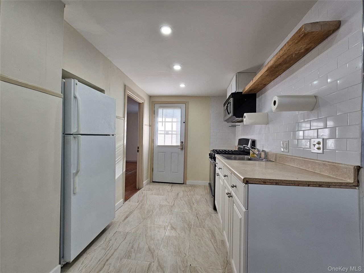 704 Tower Ave Unit B #B - Photo 4 of 25