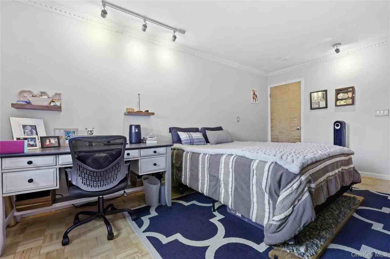 330 Central Park Ave Apt F3 #F3 - Photo 3 of 21