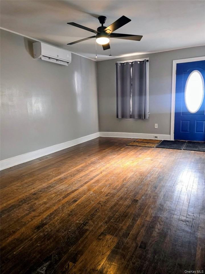 310 N High St - Photo 3 of 11