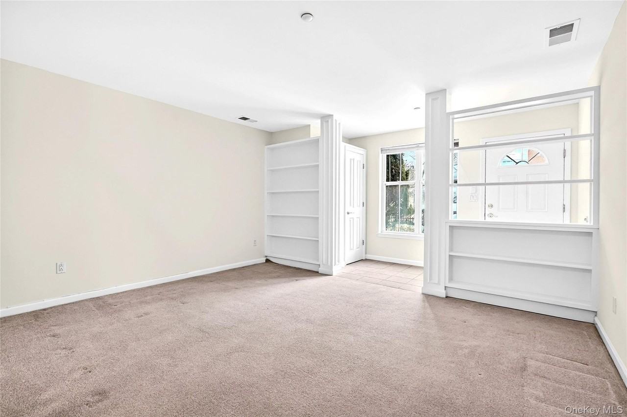 17 Harbor Pointe Dr - Photo 7 of 47