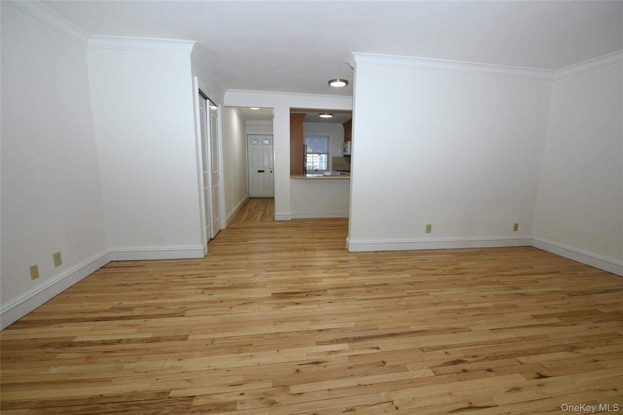 590 Bedford Rd Apt 7 #7 - Photo 6 of 17