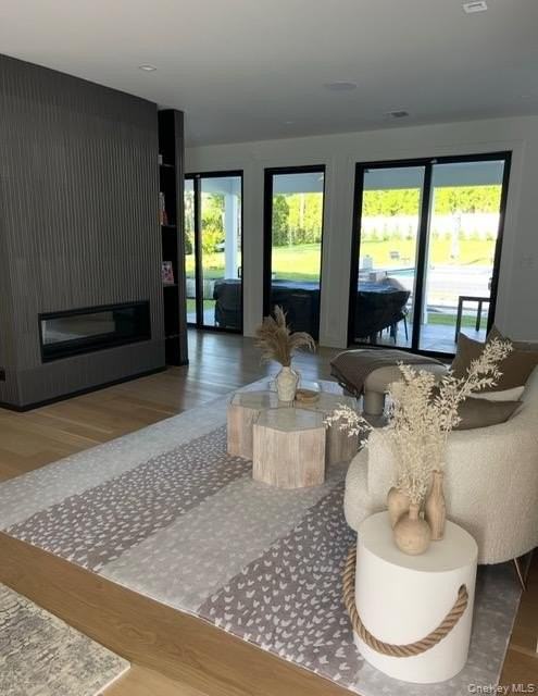 41 Griffing Ave - Photo 2 of 29