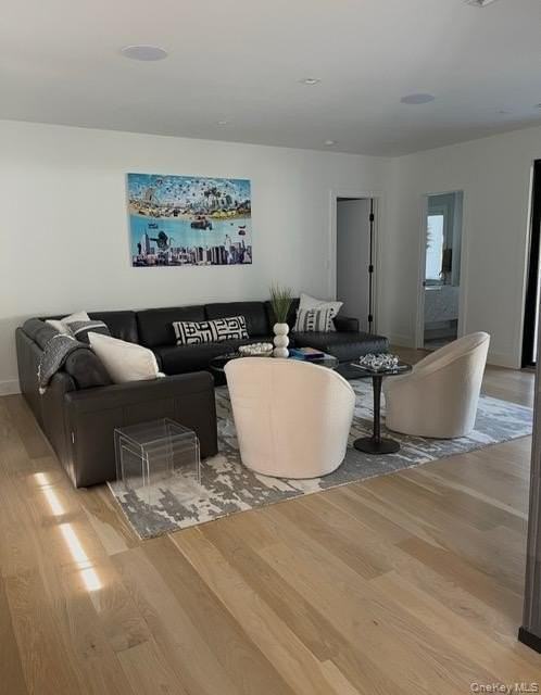 41 Griffing Ave - Photo 4 of 29