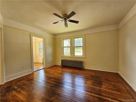 featured image of 31 Saint Pauls Pl Apt 3 #3