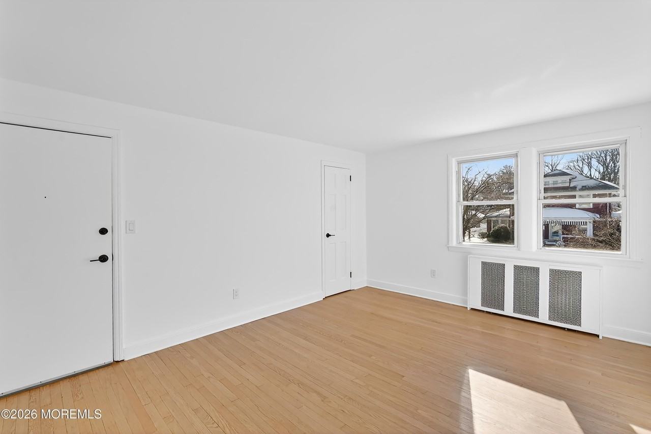 121 Wallace St - Photo 3 of 9