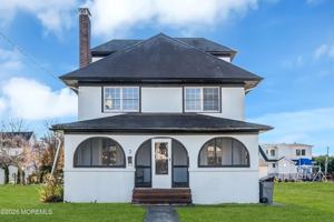 featured image of 3 Royal Pl