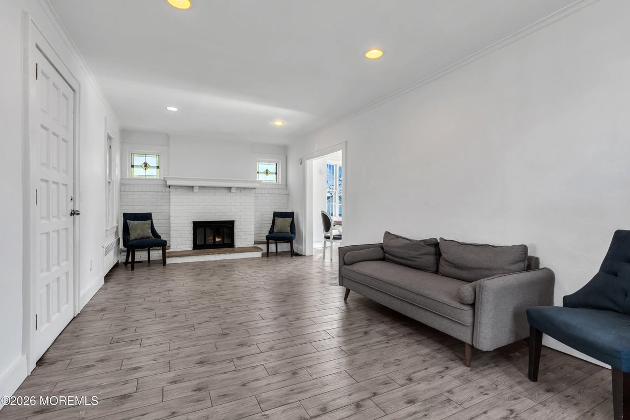 3 Royal Pl - Photo 5 of 23