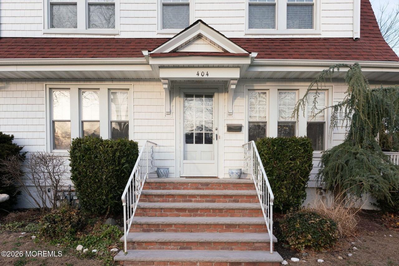 404 Monmouth Ave - Photo 2 of 38