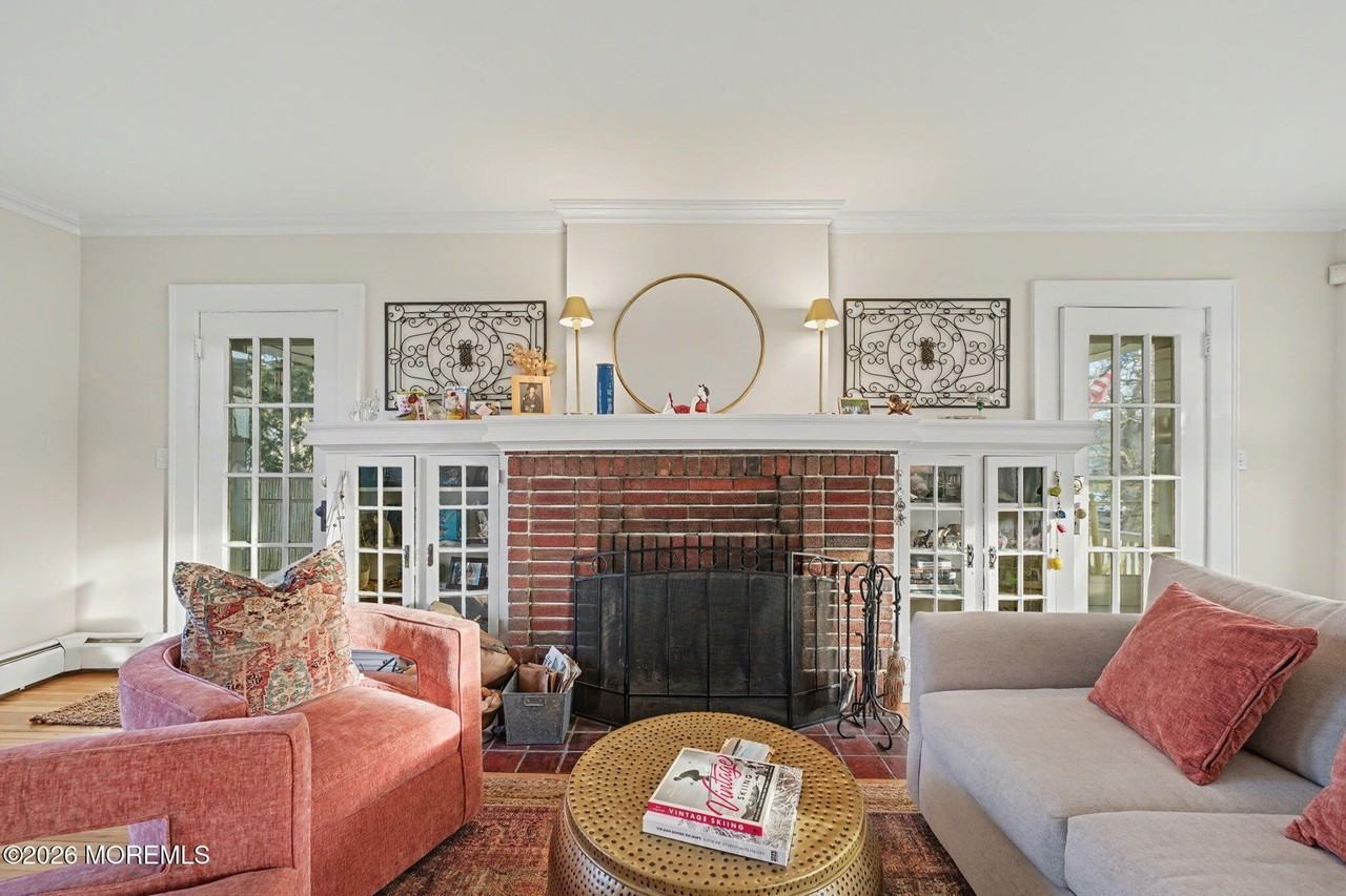 404 Monmouth Ave - Photo 6 of 38