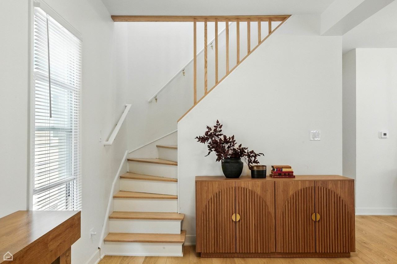 1024 S Ridgeland Ave - Photo 3 of 22