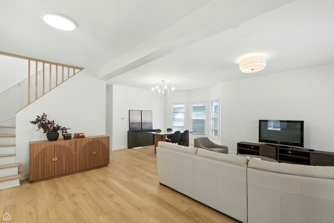 1024 S Ridgeland Ave - Photo 4 of 22