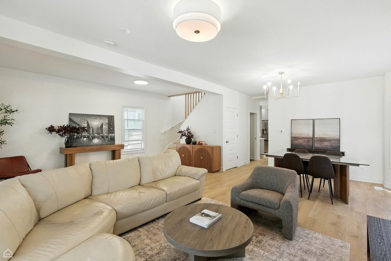 1024 S Ridgeland Ave - Photo 5 of 22