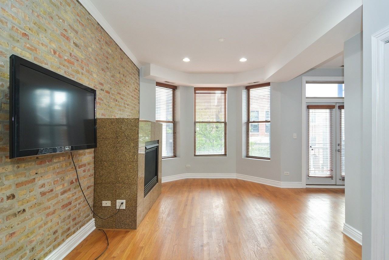 1508 W Cortez St Apt 3 #3 - Photo 3 of 11