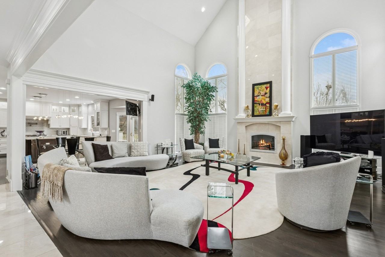 9200 Falling Waters Dr W - Photo 5 of 30