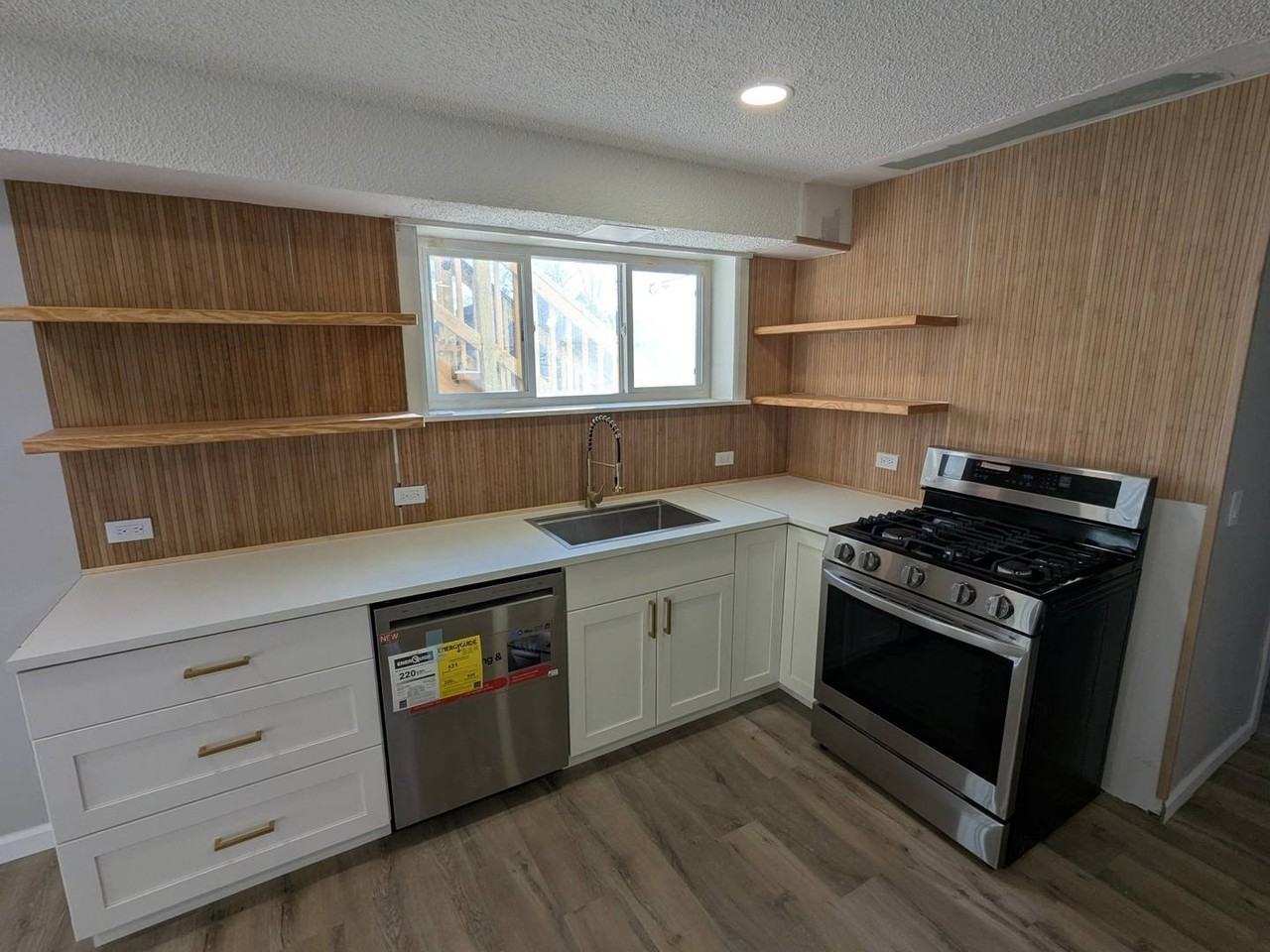 28600 W Grass Lake Rd Apt 1b #1B - Photo 2 of 11