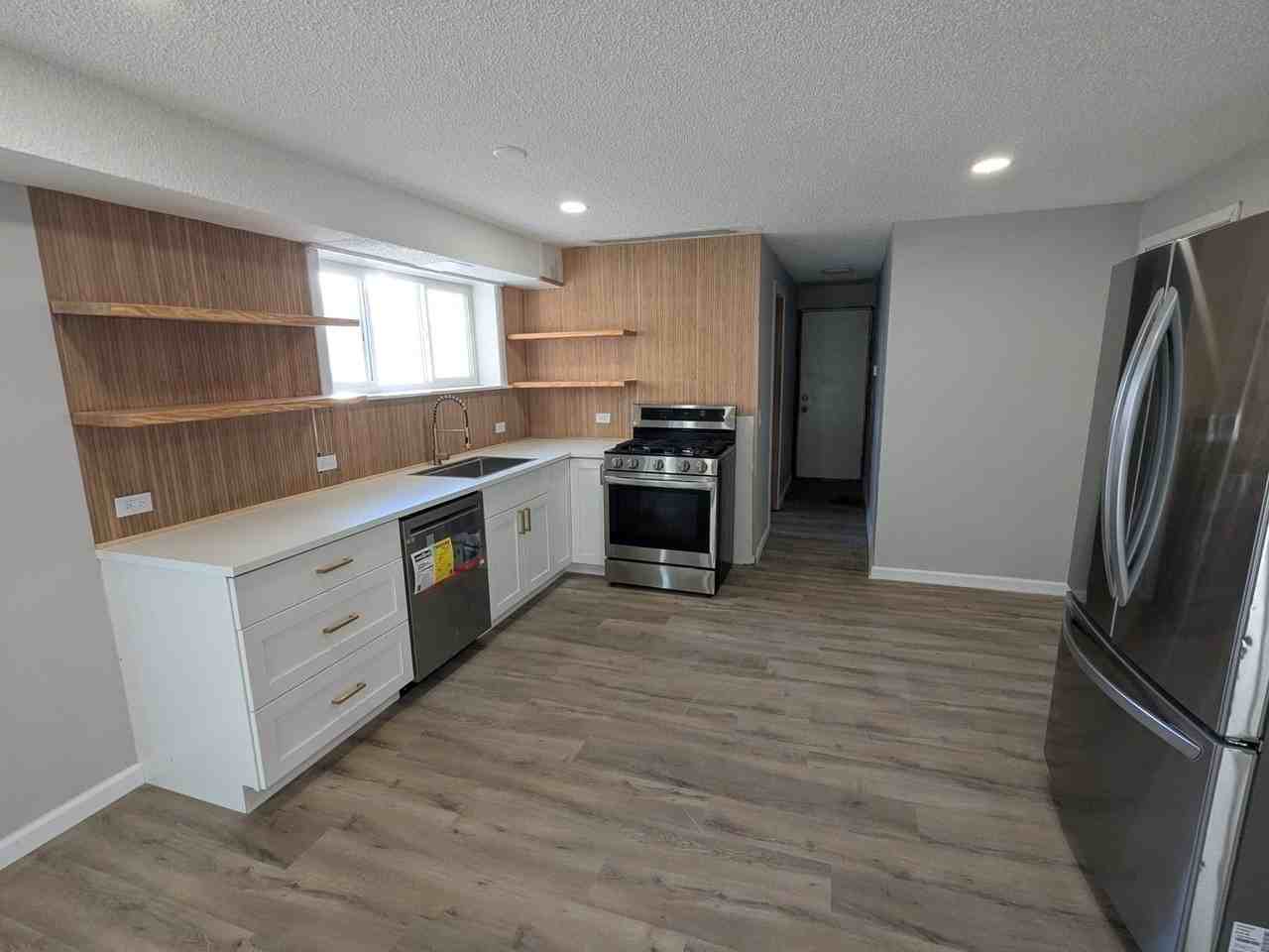 28600 W Grass Lake Rd Apt 1b #1B - Photo 3 of 11