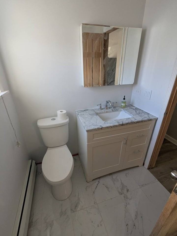 28600 W Grass Lake Rd Apt 1b #1B - Photo 4 of 11