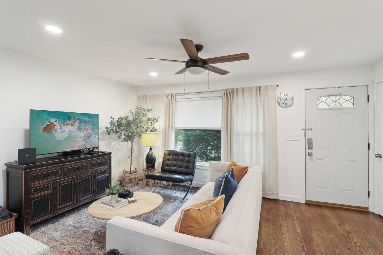 3008 N Spaulding Ave - Photo 3 of 24