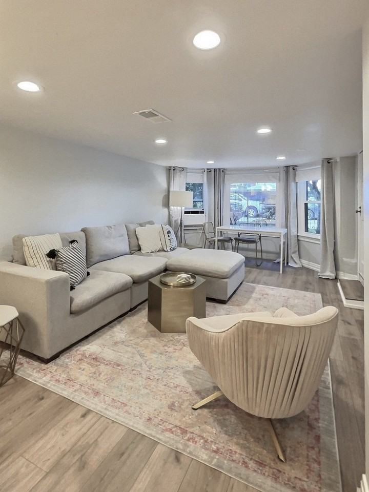 3745 N Seminary Ave Unit 1 #1 - Photo 6 of 26