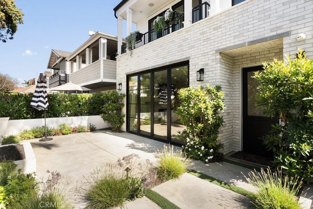 616 Acacia Ave - Photo 3 of 11