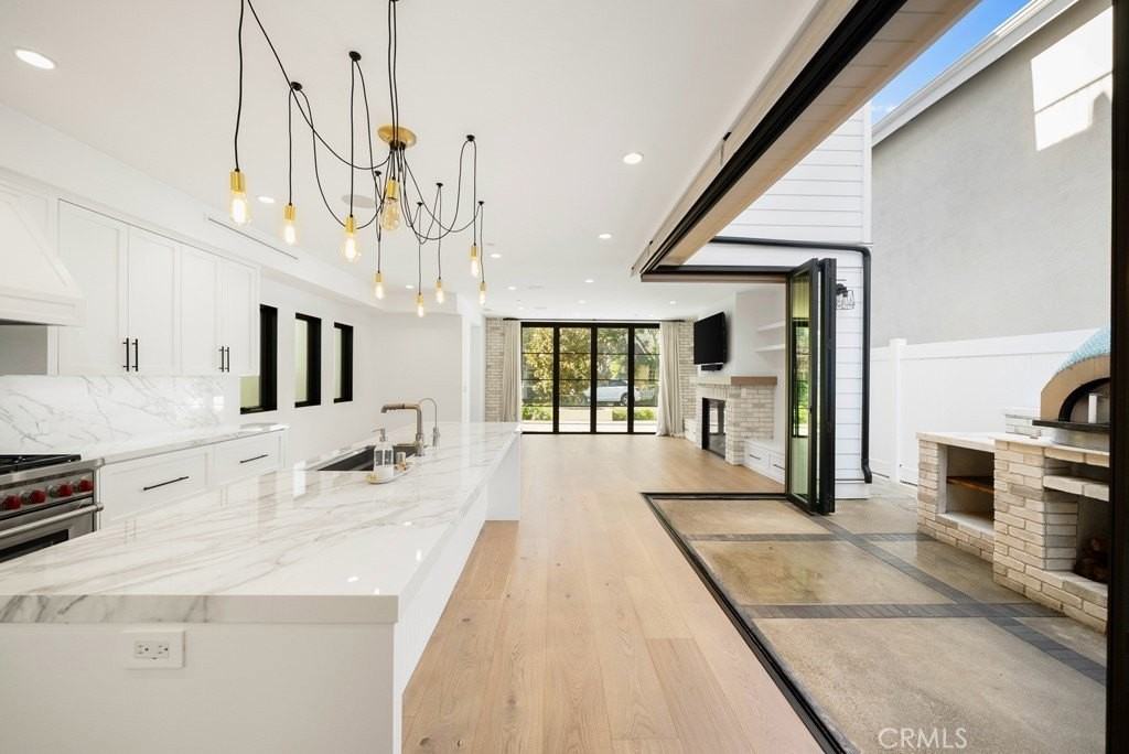 616 Acacia Ave - Photo 5 of 11