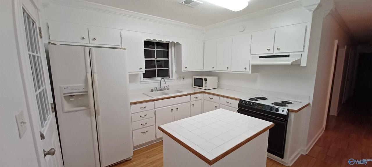 2108 English Dr Sw - Photo 4 of 12